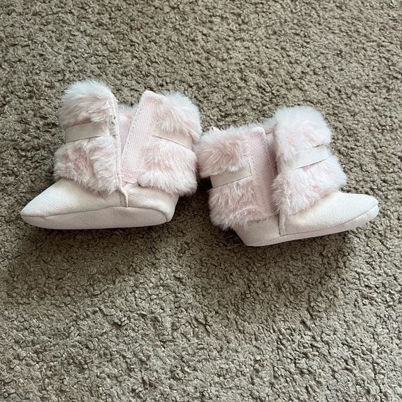 Stepping Stones Fuzzy Pink Booties - Picture 2 of 5